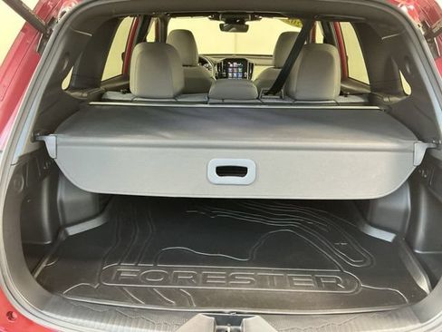Used 2025 Subaru Forester Premium AWD/4WD image 11