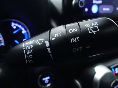 Used 2023 Toyota RAV4 XSE AWD/4WD image 18