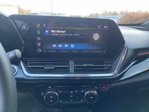 Certified 2025 Chevrolet Trax RS image 29