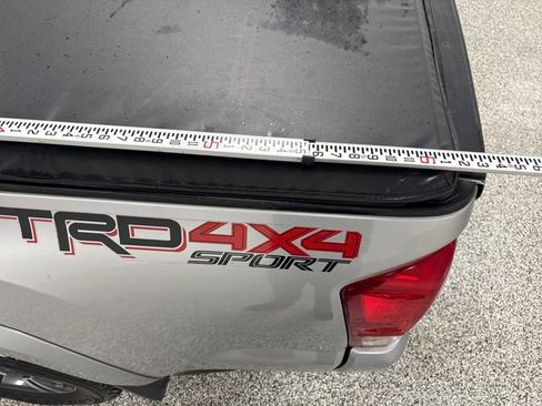 Used 2017 Toyota Tacoma TRD Sport image 22