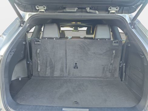 Used 2023 Toyota Highlander XSE FWD image 12