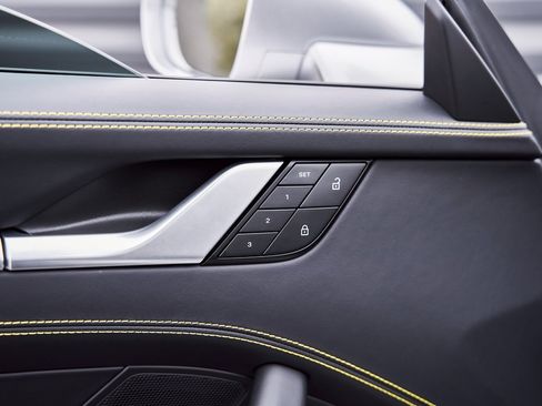 Used 2025 Porsche 911 Turbo S image 32