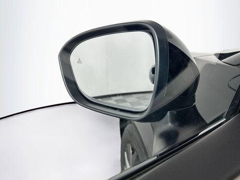 Used 2024 Nissan Ariya AWD image 16