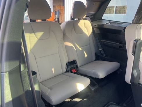 New 2026 Volvo XC90 B6 Plus w/ Protection Package Premier AWD/4WD image 19