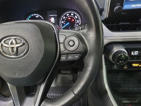 Used 2020 Toyota RAV4 XLE image 28
