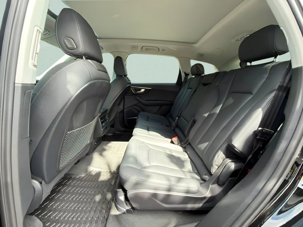 Used 2023 Audi Q7 3.0T Premium Plus AWD/4WD image 21