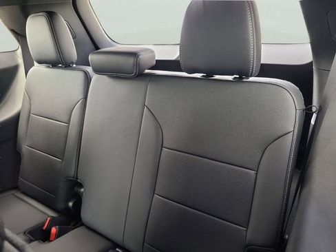 New 2026 Chevrolet Traverse LT image 12
