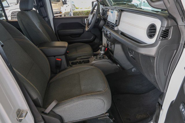 Used 2024 Jeep Wrangler Unlimited w/ Convenience Group AWD/4WD image 32