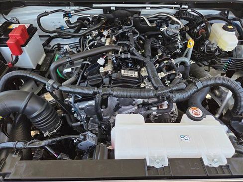 Certified 2025 Toyota 4Runner SR5 AWD/4WD image 19