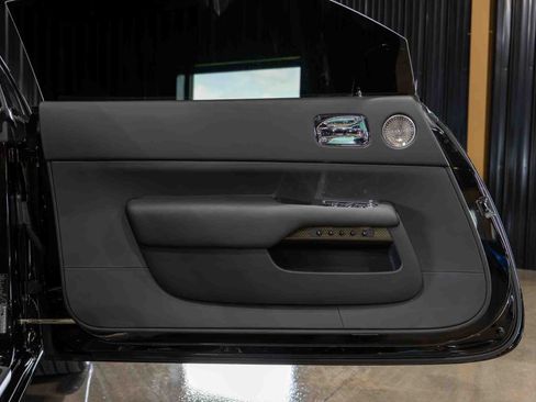 Used 2020 Rolls-Royce Wraith RWD image 30
