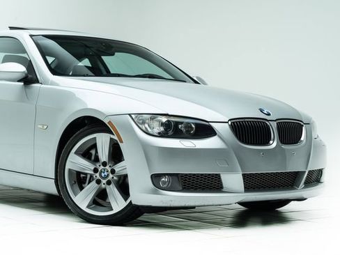 Used 2008 BMW 335i Coupe w/ Premium Pkg image 4