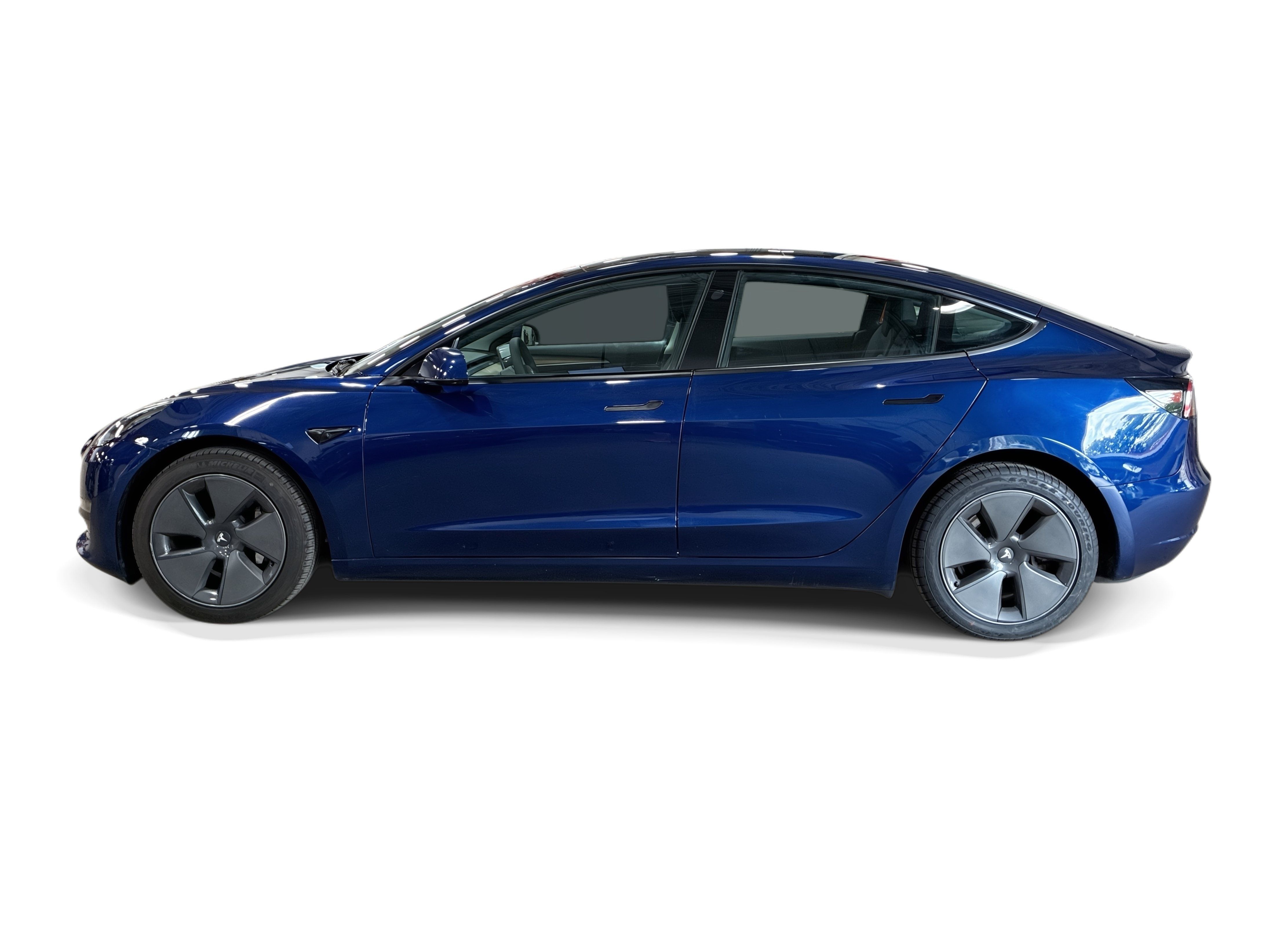 Certified 2023 Tesla Model 3 Standard Range RWD image 3