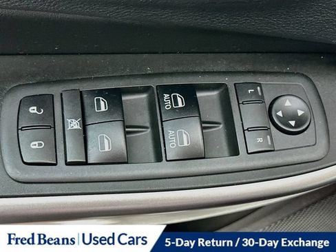 Used 2019 Jeep Cherokee Latitude Plus w/ Cold Weather Group AWD/4WD image 24