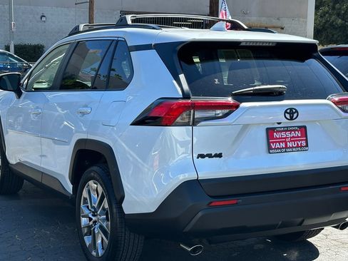 Used 2025 Toyota RAV4 XLE Premium FWD image 5