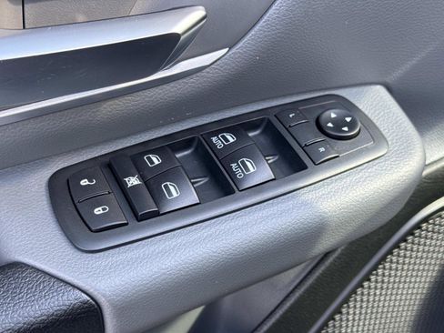 Used 2020 RAM 1500 Big Horn AWD/4WD image 16