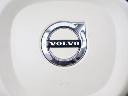 Used 2023 Volvo XC60 B5 Plus AWD/4WD image 34
