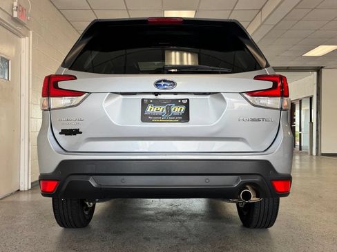 Used 2021 Subaru Forester Limited AWD/4WD image 5