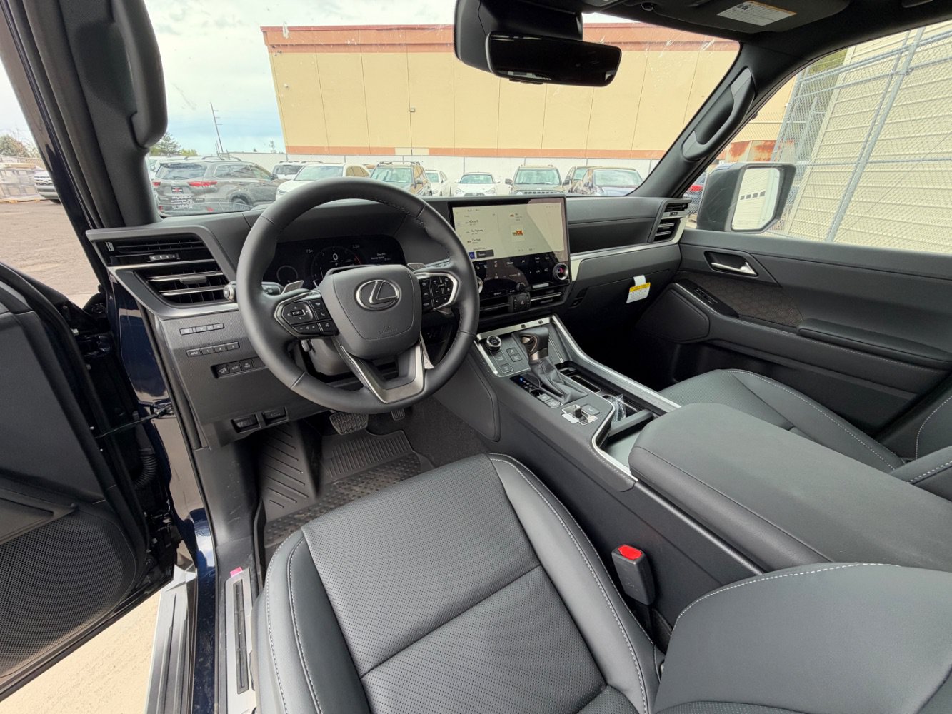 Used 2026 Lexus GX 550 w/ Accessory Package (2T) AWD/4WD image 8