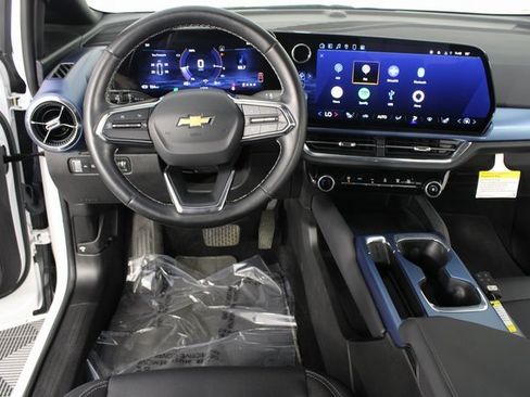 Used 2024 Chevrolet Equinox EV LT image 12