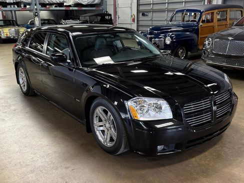 Used 2005 Dodge Magnum R/T image 1