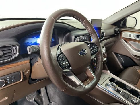 Used 2022 Ford Explorer King Ranch w/ Technology Package image 28