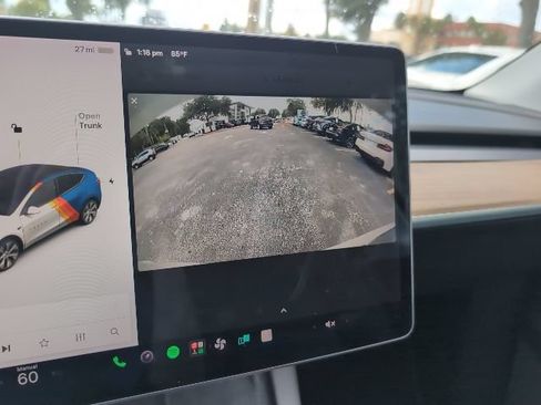 Used 2022 Tesla Model Y Long Range AWD/4WD image 14