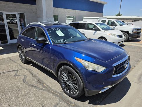 Used 2017 INFINITI QX70 AWD w/ Limited Package image 9