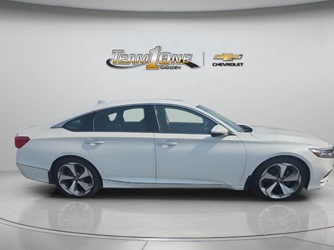 Used 2020 Honda Accord Touring image 9