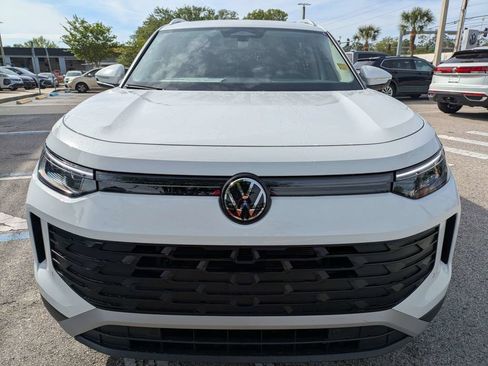 New 2026 Volkswagen Tiguan SE FWD image 9