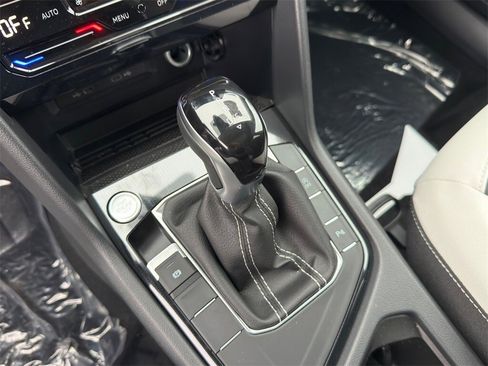 New 2026 Volkswagen Taos SE image 19