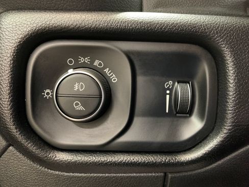 Used 2020 RAM 1500 Big Horn AWD/4WD image 23