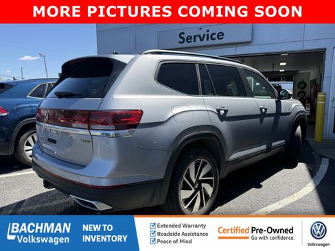 Used 2024 Volkswagen Atlas SE image 3
