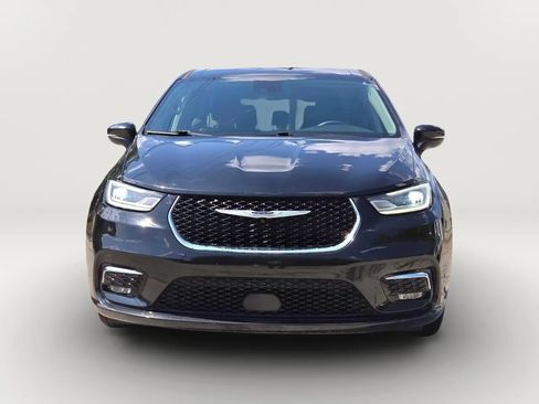 Used 2023 Chrysler Pacifica Touring-L FWD image 8