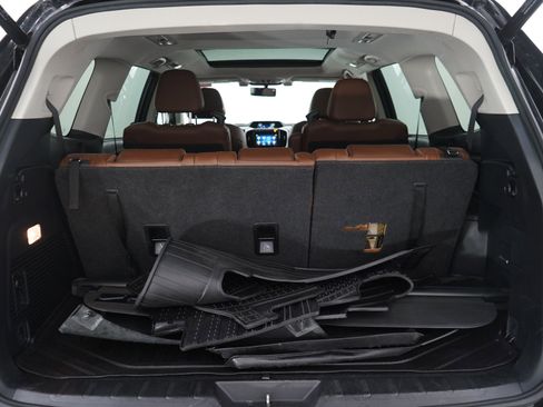 Used 2019 Subaru Ascent Touring AWD/4WD image 9