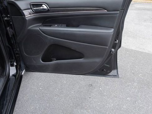 Used 2019 Jeep Grand Cherokee Overland image 20