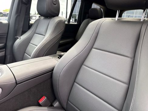 Used 2025 Mercedes-Benz GLS 450 4MATIC image 24