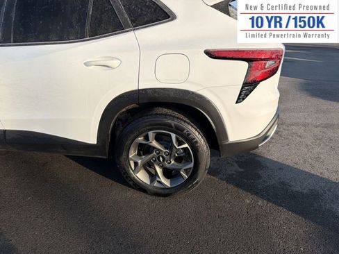 Used 2025 Chevrolet Trax LT image 9