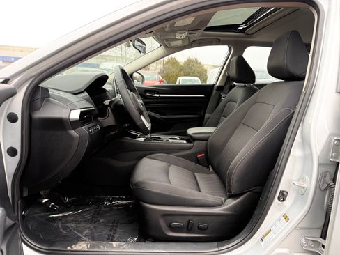 Used 2022 Nissan Altima 2.5 SV w/ SV Premium Package image 14