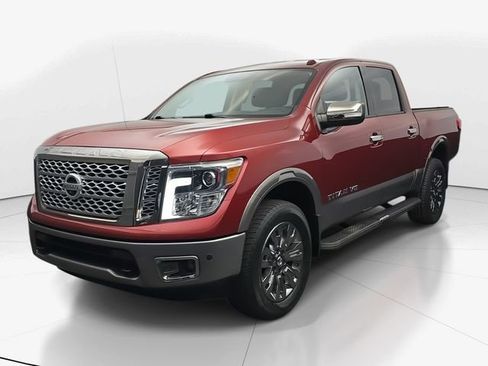 Used 2019 Nissan Titan Platinum Reserve image 5