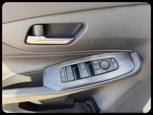 New 2026 Nissan Sentra SR FWD image 28