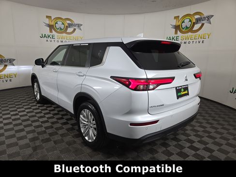 Used 2024 Mitsubishi Outlander ES AWD/4WD image 7