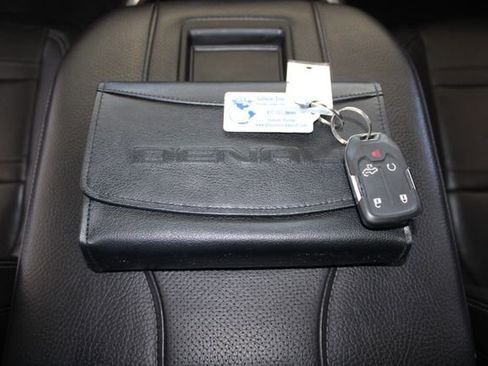 Used 2022 GMC Sierra 2500 Denali w/ Denali Ultimate Package image 32