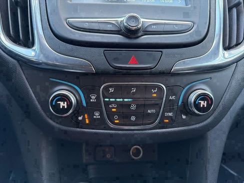 Used 2018 Chevrolet Equinox LT image 28