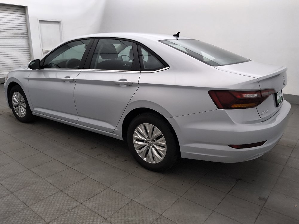 Used 2019 Volkswagen Jetta R-Line FWD image 3