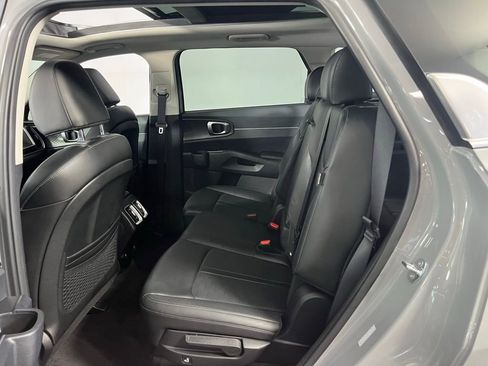 Used 2025 Kia Sorento S w/ Panoramic Sunroof Package image 26