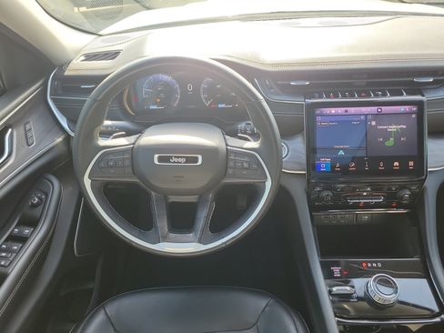 Used 2022 Jeep Grand Cherokee Limited AWD/4WD image 19