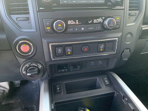 Used 2023 Nissan Titan SV w/ SV Convenience Package image 14