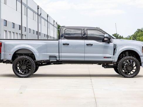 Used 2025 Ford F450 King Ranch w/ Chrome Package AWD/4WD image 19