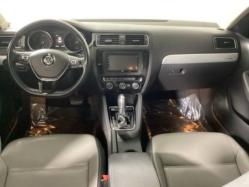 Used 2016 Volkswagen Jetta SEL Premium image 11