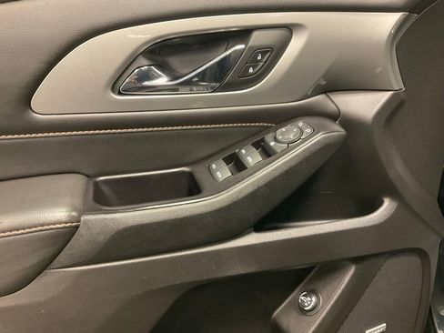 Used 2019 Chevrolet Traverse LT w/ LT Premium Package AWD/4WD image 18